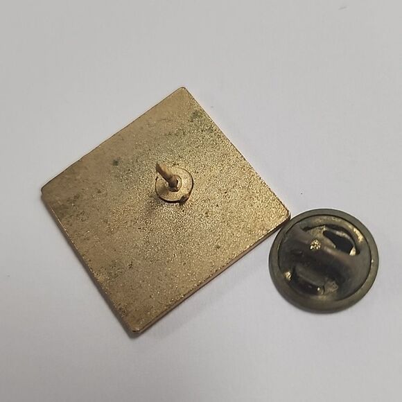 Volunteer Reach For The Stars 1000 Pin Badge Rare Vintage - Picture 3 of 5